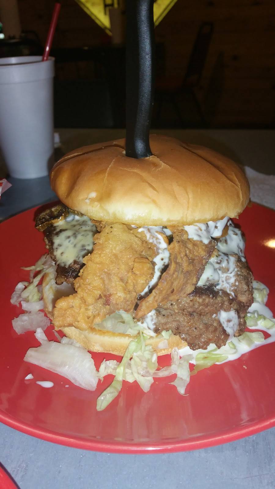 Willie & Dicks Grill | restaurant | 424 Fall Creek Hwy, Granbury, TX 76049, USA | 8173266241 OR +1 817-326-6241