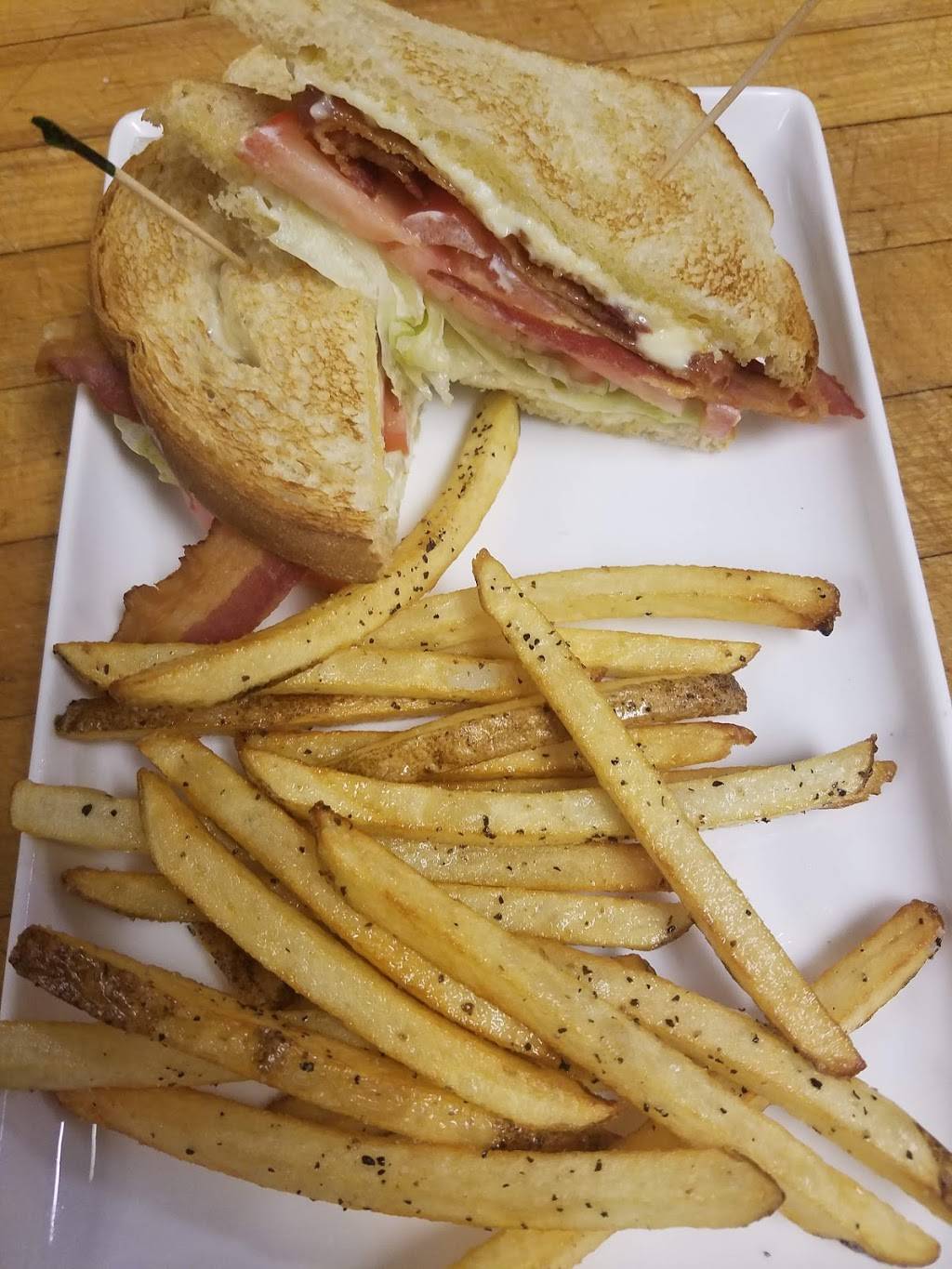 The Twisted Fork Bistro | restaurant | 509 Stafford St, Cherry Valley, MA 01611, USA | 5088925437 OR +1 508-892-5437