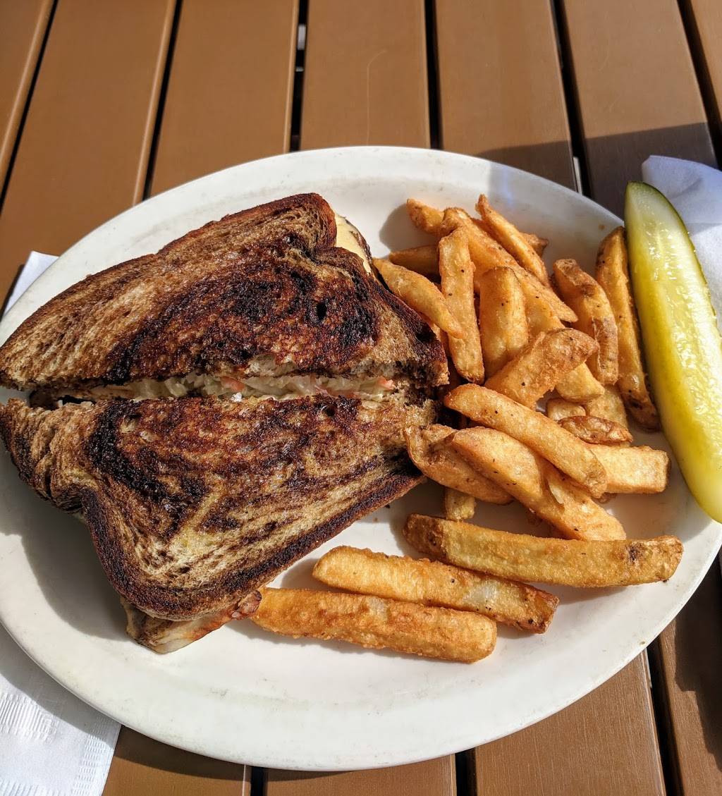 Pier 87 | restaurant | 5647 PA-87, Williamsport, PA 17701, USA | 5704350290 OR +1 570-435-0290