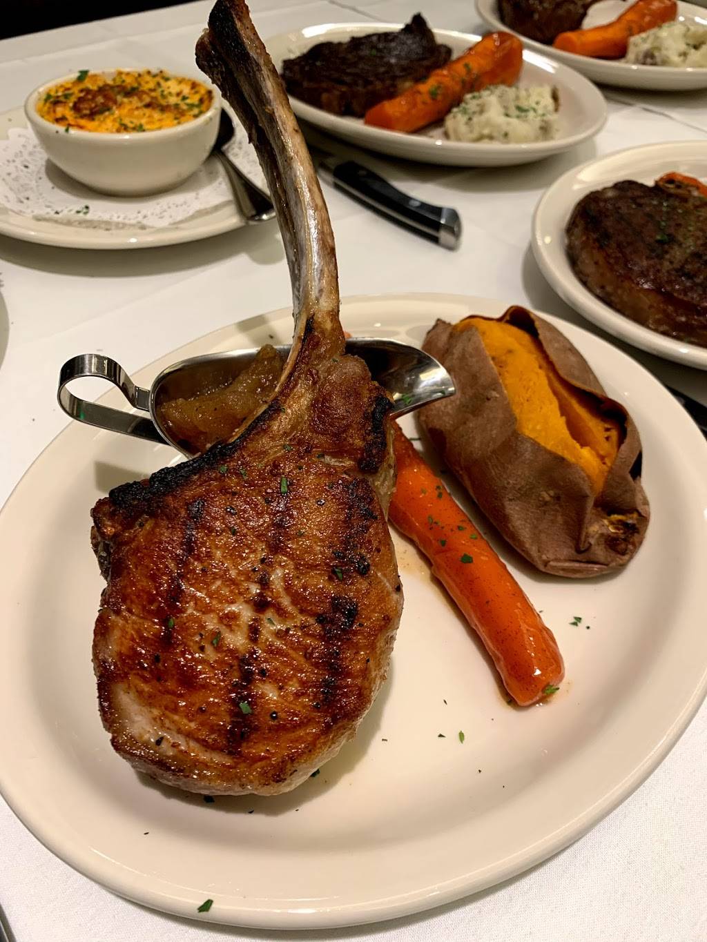 Bobs Steak & Chop House | restaurant | 8212 Barton Club Dr, Austin, TX 78735, USA | 5123294539 OR +1 512-329-4539