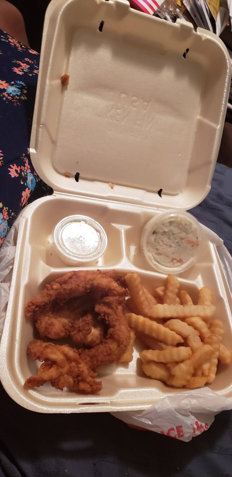 Guthries Golden Fried Chicken Fingers | restaurant | 1801 4th Ave S, Birmingham, AL 35233, USA | 2053271241 OR +1 205-327-1241