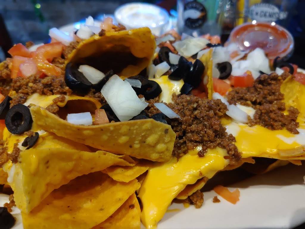 Mike & Denises Pizzeria & Pub | restaurant | 728 E Veterans Pkwy, Yorkville, IL 60560, USA | 6308829072 OR +1 630-882-9072