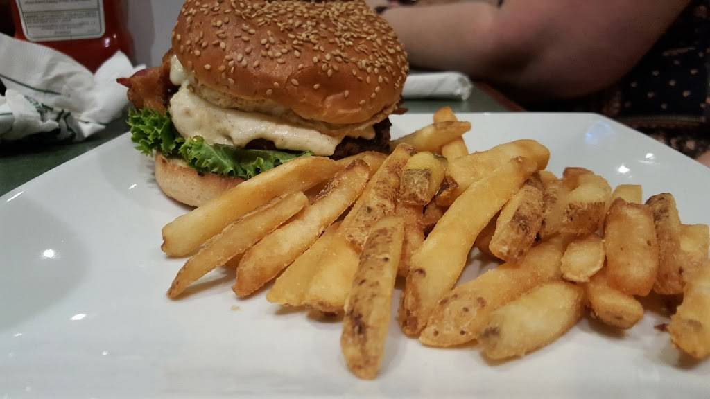 The Greene Turtle Sports Bar & Grille | restaurant | 177 Jennifer Rd, Annapolis, MD 21401, USA | 4102667474 OR +1 410-266-7474