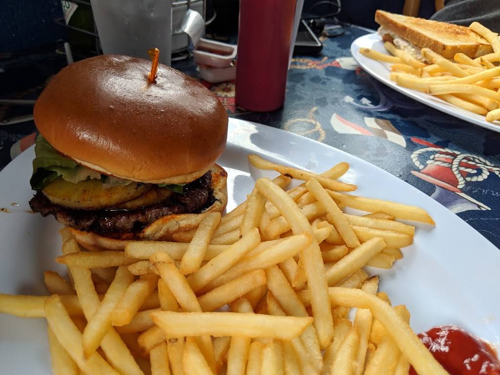 Lighthouse Harbor Grille | restaurant | 7902 CA-1, Moss Landing, CA 95039, USA | 8316333858 OR +1 831-633-3858