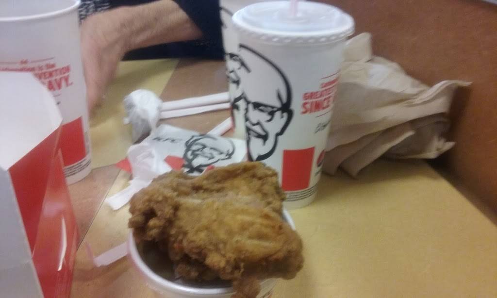 KFC | restaurant | 1424 Loop 336 W, Conroe, TX 77304, USA | 9367603999 OR +1 936-760-3999