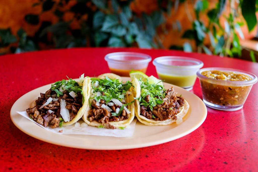 El Rancho | restaurant | 956 N Neltnor Blvd, West Chicago, IL 60185, USA | 6305622114 OR +1 630-562-2114