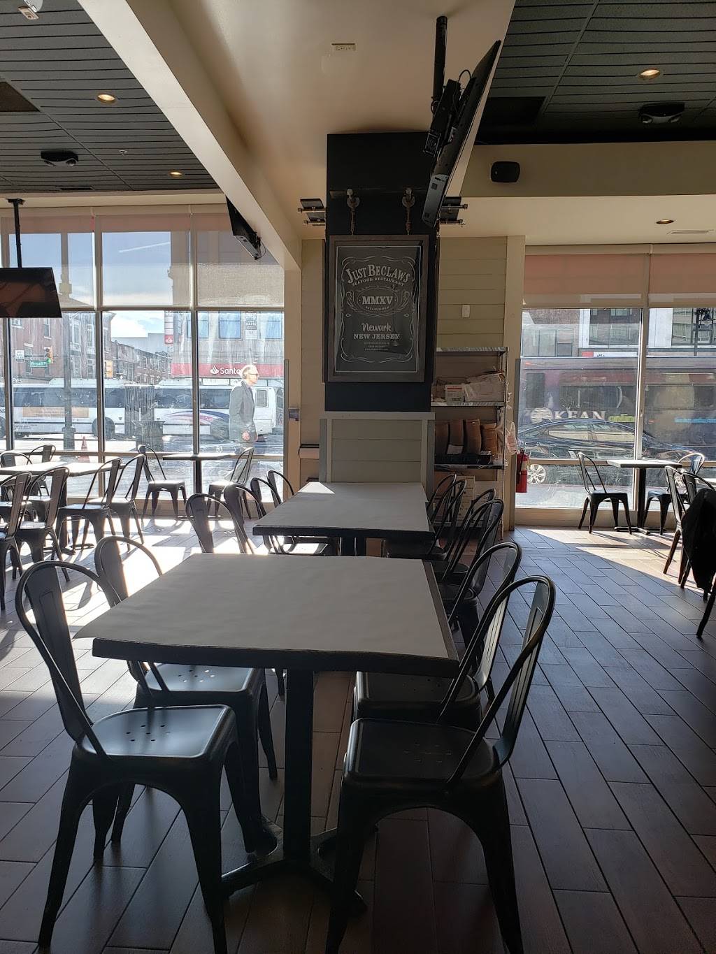 Just Beclaws | restaurant | 860 Broad St, Newark, NJ 07102, USA | 9737332226 OR +1 973-733-2226