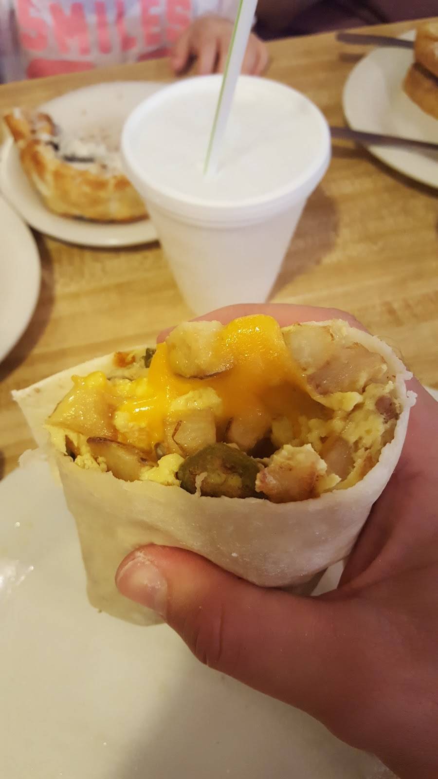 Scrambled Sams | restaurant | 802 W Main St, Lyons, KS 67554, USA | 6206802634 OR +1 620-680-2634