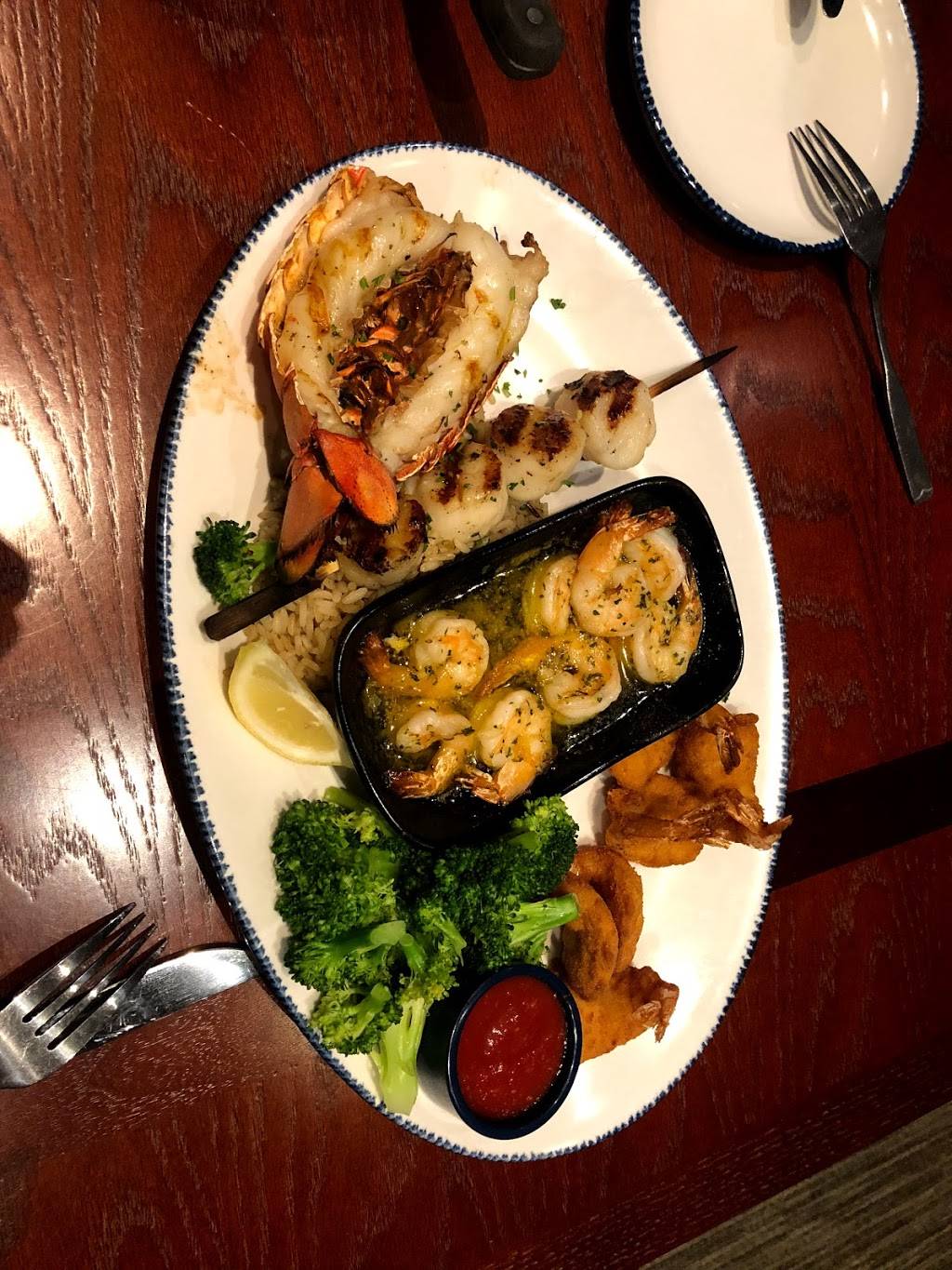 Red Lobster | restaurant | 250 Brea Mall Way, Brea, CA 92821, USA | 7145290632 OR +1 714-529-0632
