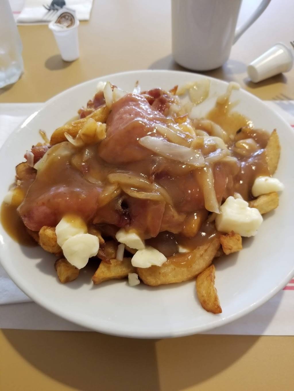 Restaurant Grillade Suny | restaurant | 2563 Rue Ontario E, Montréal, QC H2K 1W6, Canada | 4382883755 OR +1 438-288-3755