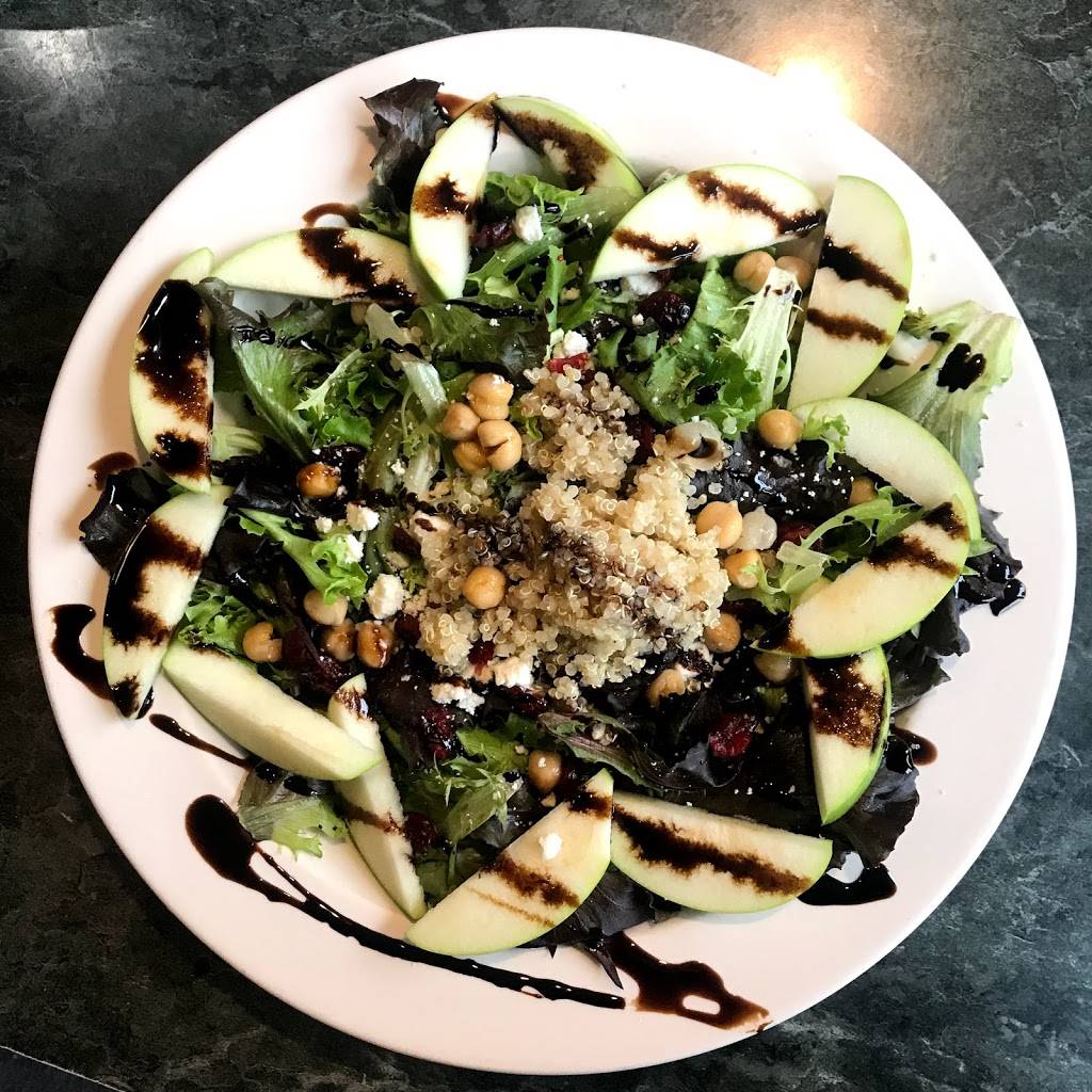 Karlton Cafe | restaurant | 310 W Broad St, Quakertown, PA 18951, USA | 2155388353 OR +1 215-538-8353