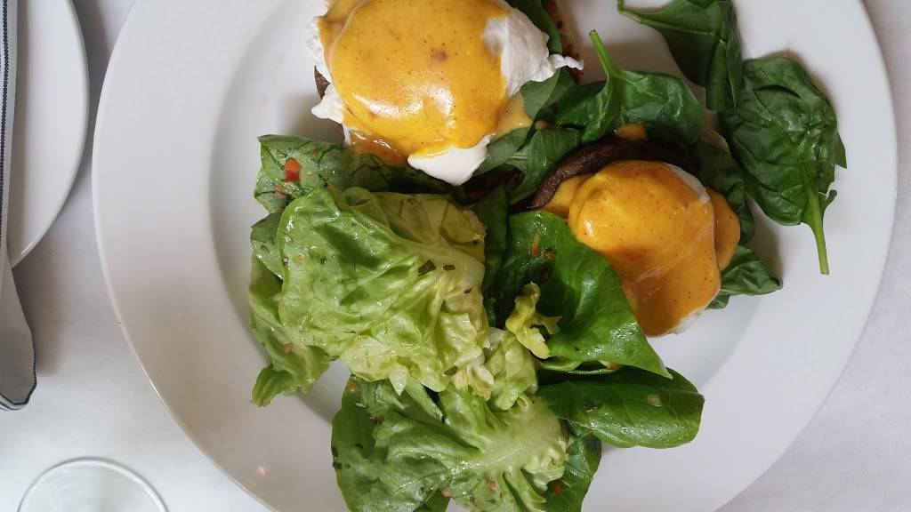 Lilys Bistro | restaurant | 329 E 5th St, Dayton, OH 45402, USA | 9377237637 OR +1 937-723-7637