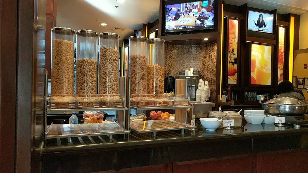 Democracy Grille | restaurant | 6711 Democracy Blvd, Bethesda, MD 20817, USA | 3018975600 OR +1 301-897-5600