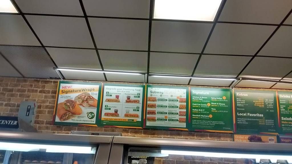 Subway | restaurant | 7 Providence Pike, Putnam, CT 06260, USA | 8609282420 OR +1 860-928-2420