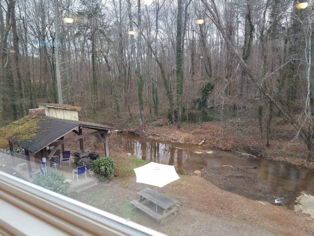 Scotts Creek Side Country Cooking | restaurant | 2064 Oakland Rd, Forest City, NC 28043, USA | 8283820011 OR +1 828-382-0011