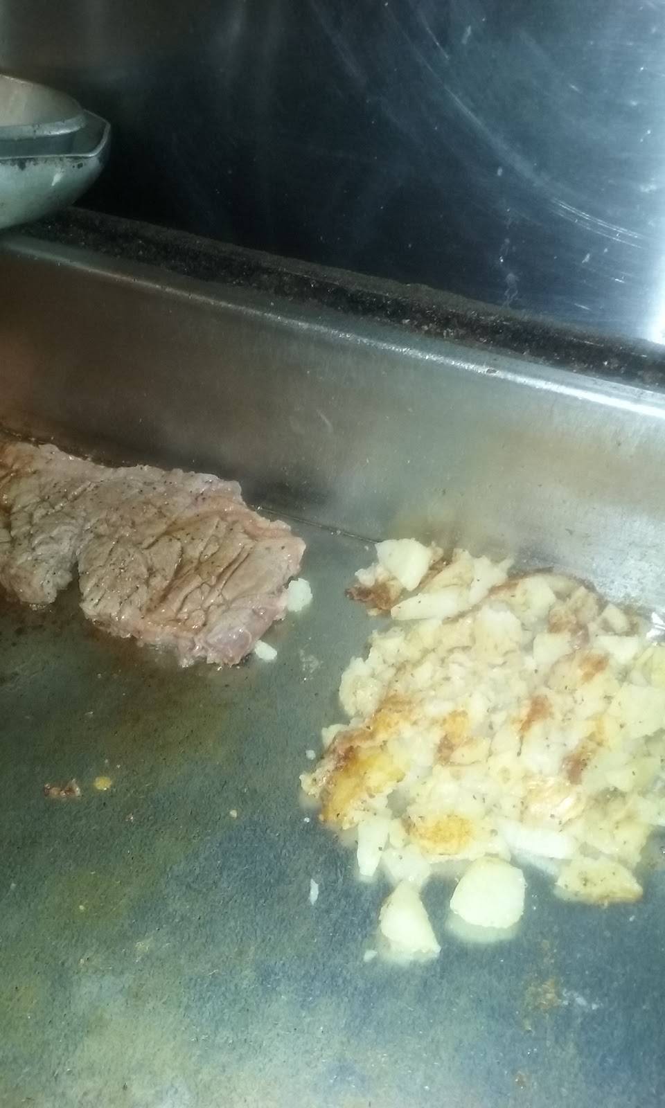 Hashbrowns Cafe | restaurant | 19458 Conant St, Detroit, MI 48234, USA | 3133660433 OR +1 313-366-0433