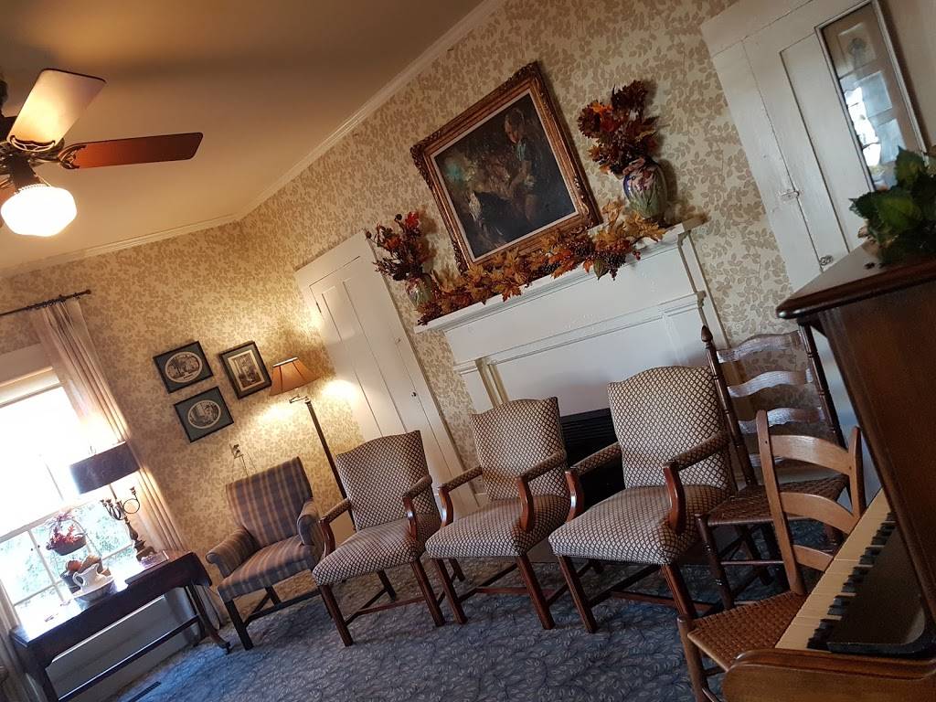 Miss Mary Bobos Boarding House | restaurant | 295 Main St, Lynchburg, TN 37352, USA | 9317597394 OR +1 931-759-7394