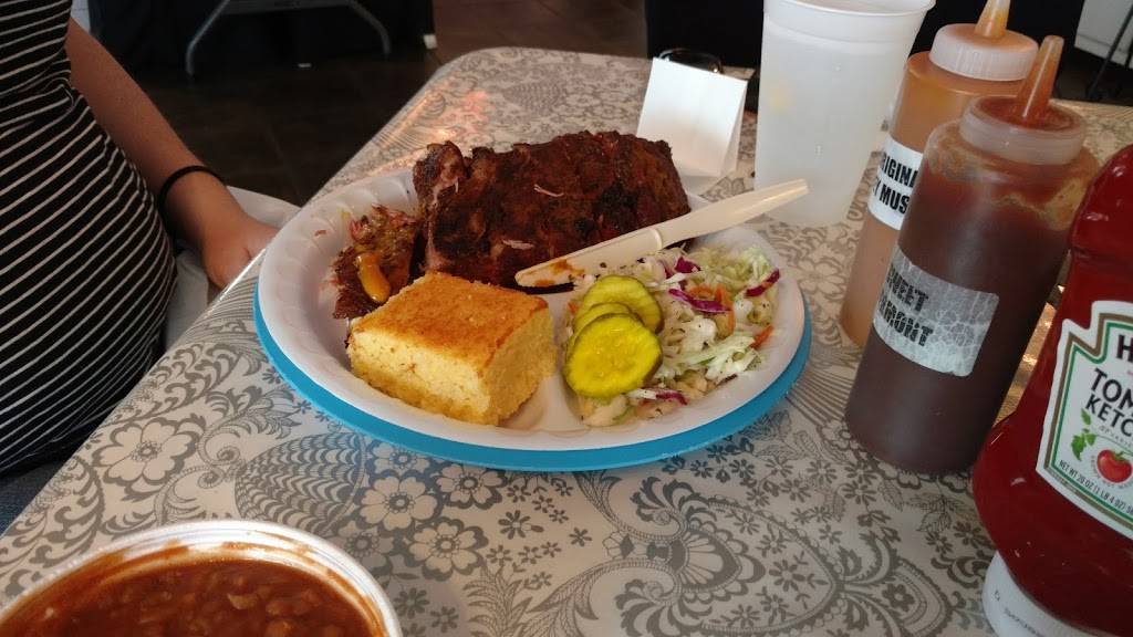 The Pink Pig | restaurant | 3508 S Okatie Hwy, Hardeeville, SC 29927, USA | 8437843635 OR +1 843-784-3635