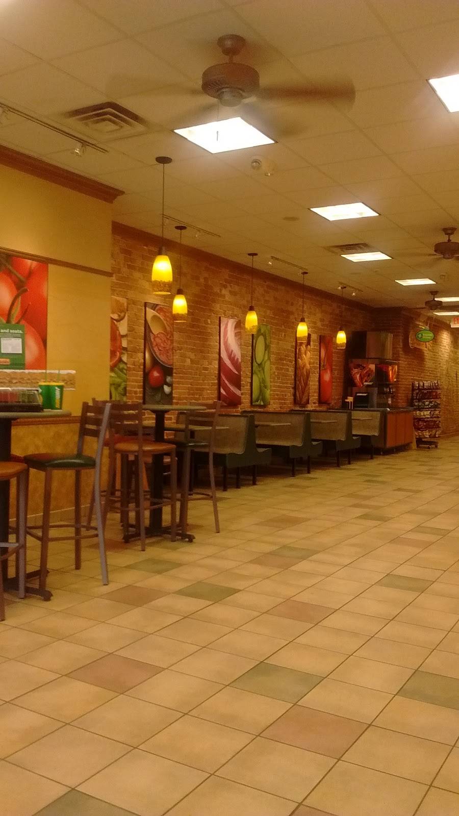 Subway | restaurant | 211 N Washington St, Green Bay, WI 54301, USA | 9204324355 OR +1 920-432-4355