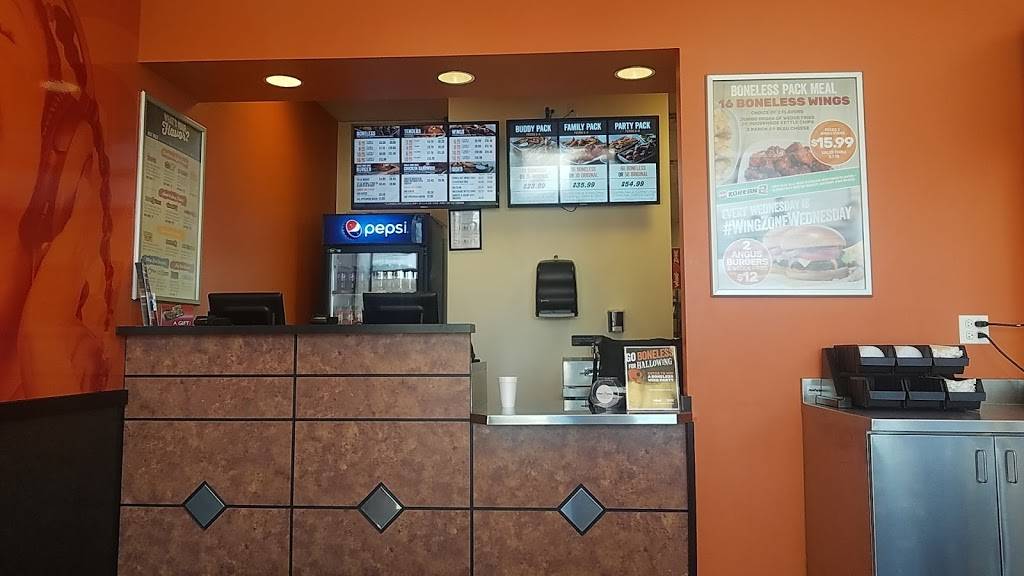 Wing Zone | restaurant | 1047 S York Rd Suite G, Bensenville, IL 60106, USA | 3126354124 OR +1 312-635-4124