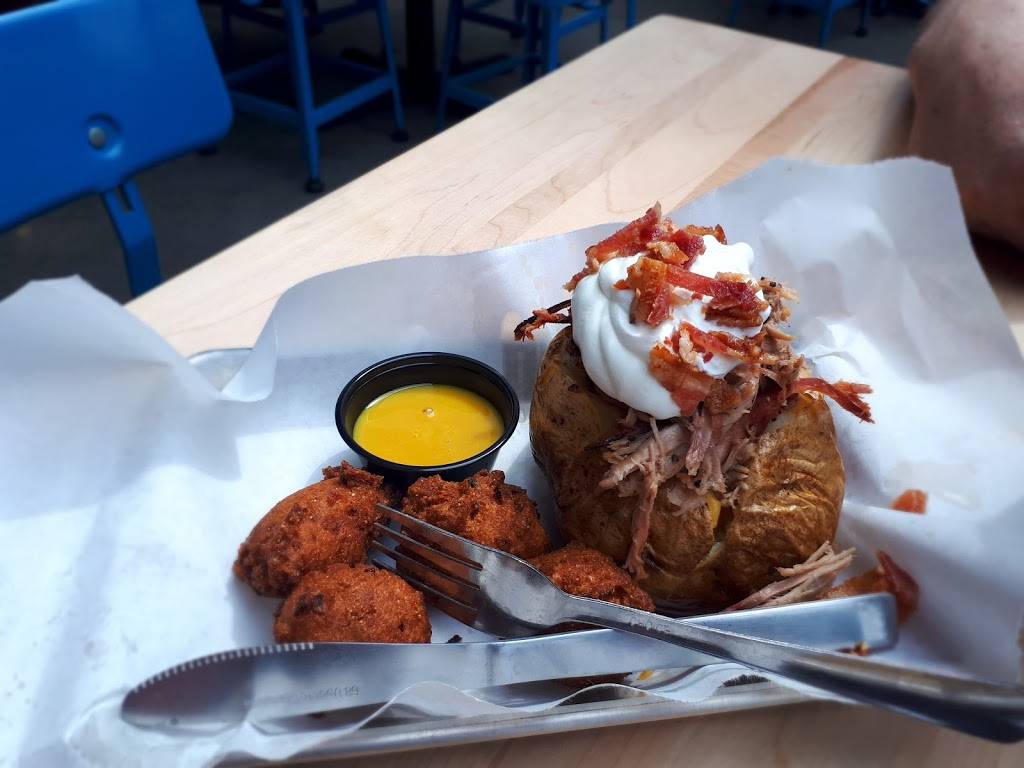 Martins Bar-B-Que Joint | restaurant | 2076 Wall St, Spring Hill, TN 37174, USA | 9314868320 OR +1 931-486-8320