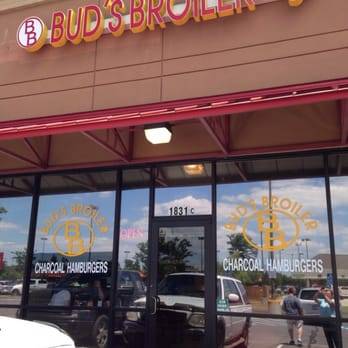 Buds Broiler | restaurant | 1831 Manhattan Blvd, Harvey, LA 70058, USA | 5043749919 OR +1 504-374-9919