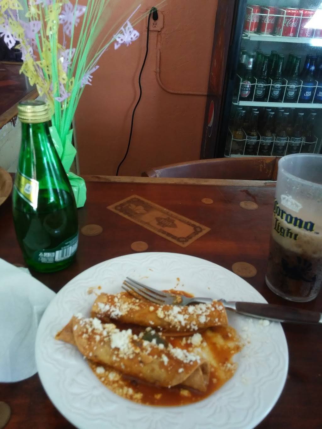 Vilma Restaurant | restaurant | 2240 SW 32nd Ave, Miami, FL 33145, USA | 3054452969 OR +1 305-445-2969