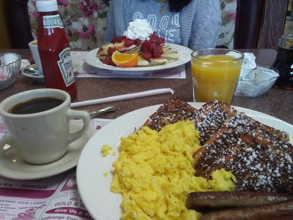 Broadway Family Restaurant | restaurant | 9215 Broadway Ave, Brookfield, IL 60513, USA | 7084854609 OR +1 708-485-4609