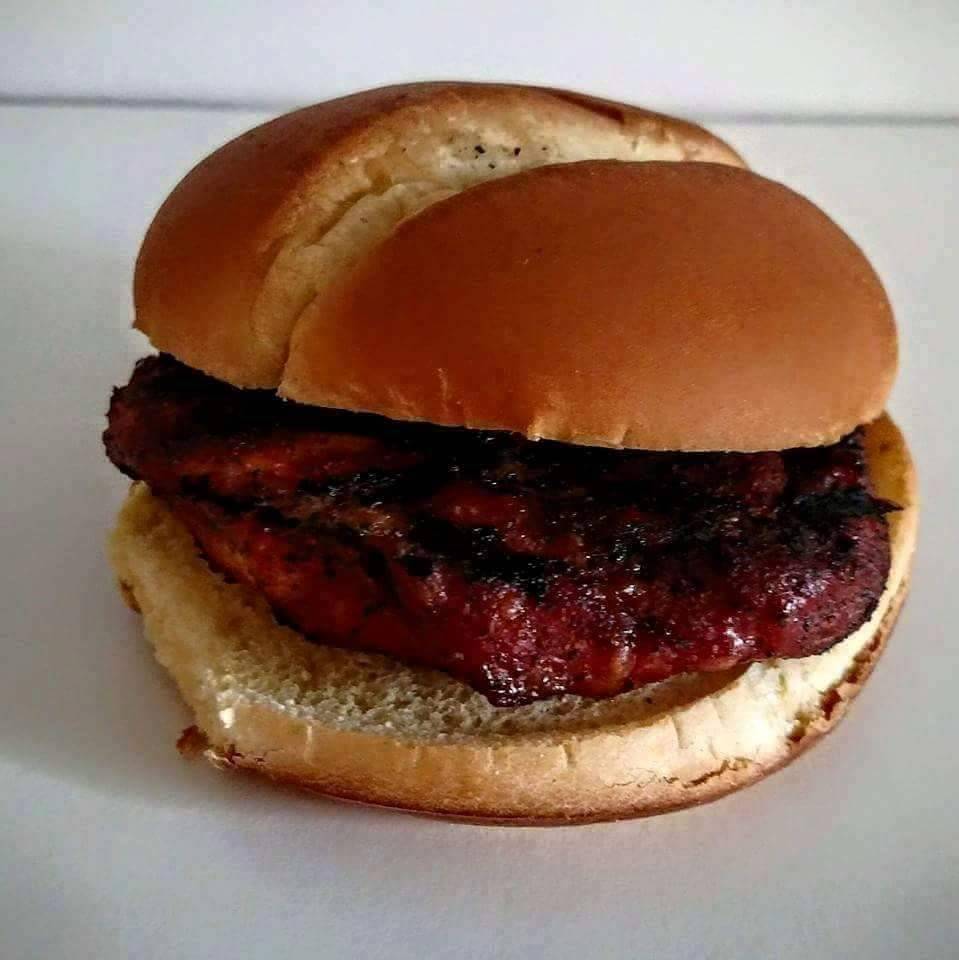 Mad Pig Bar-B-Q | restaurant | 2006 15th St, Lawrenceville, IL 62439, USA | 8128817902 OR +1 812-881-7902