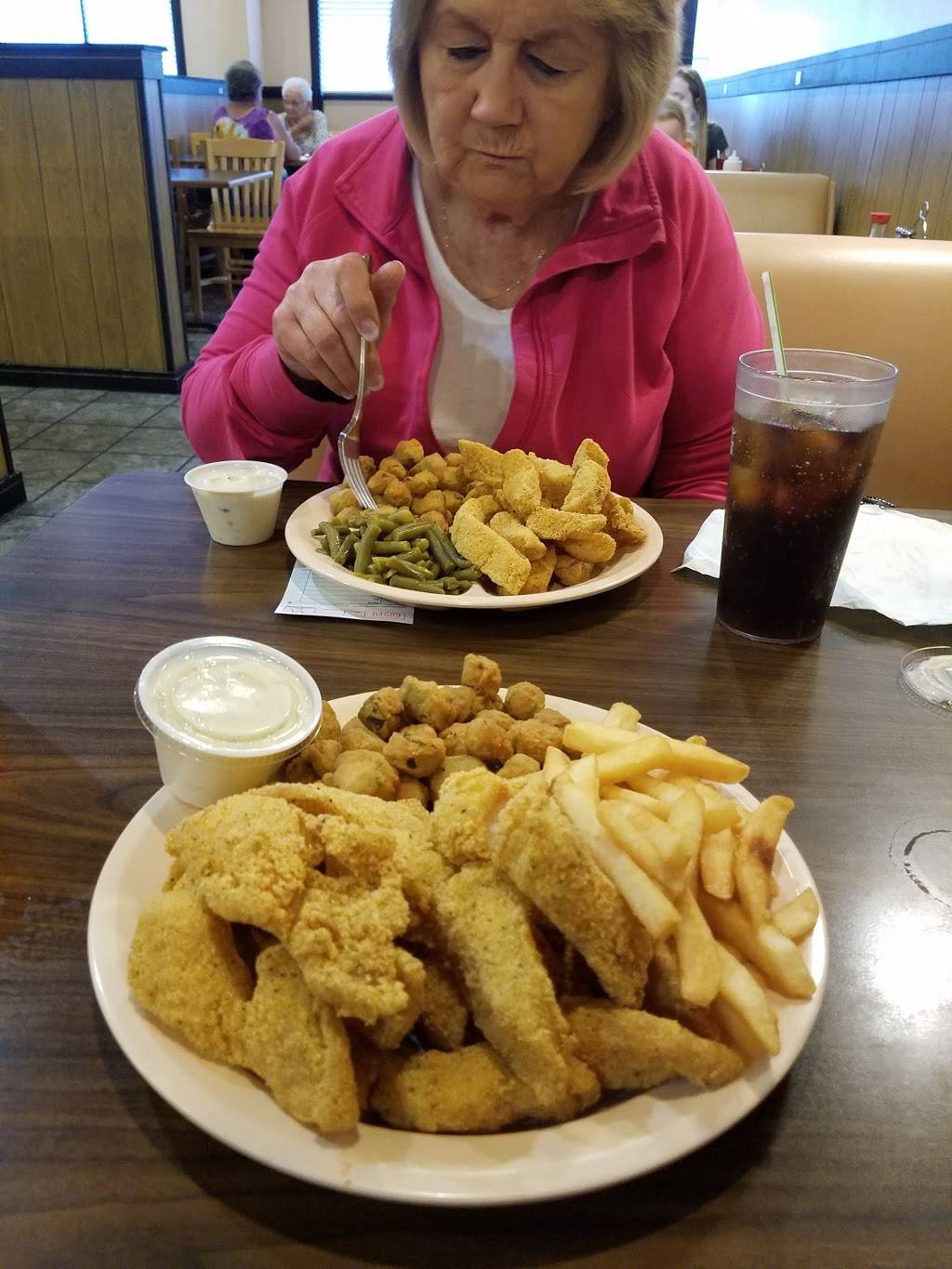 Family Style Chicken & Seafood | restaurant | 113 Shane Dr, Glasgow, KY 42141, USA | 2706590437 OR +1 270-659-0437