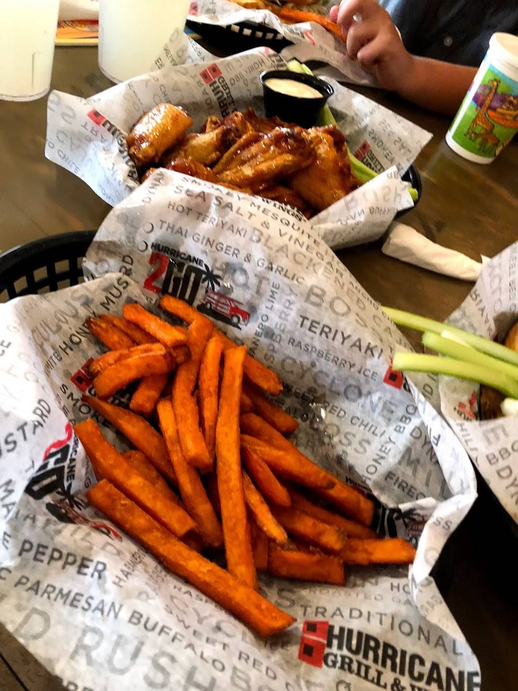 Hurricane Grill & Wings | restaurant | 11048 International Dr, Orlando, FL 32821, USA | 4079883530 OR +1 407-988-3530