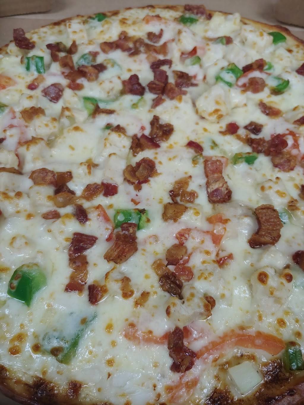 Hunt Club Pizza | restaurant | 9 Hunt Club Dr, Ridgeley, WV 26753, USA | 3047384042 OR +1 304-738-4042