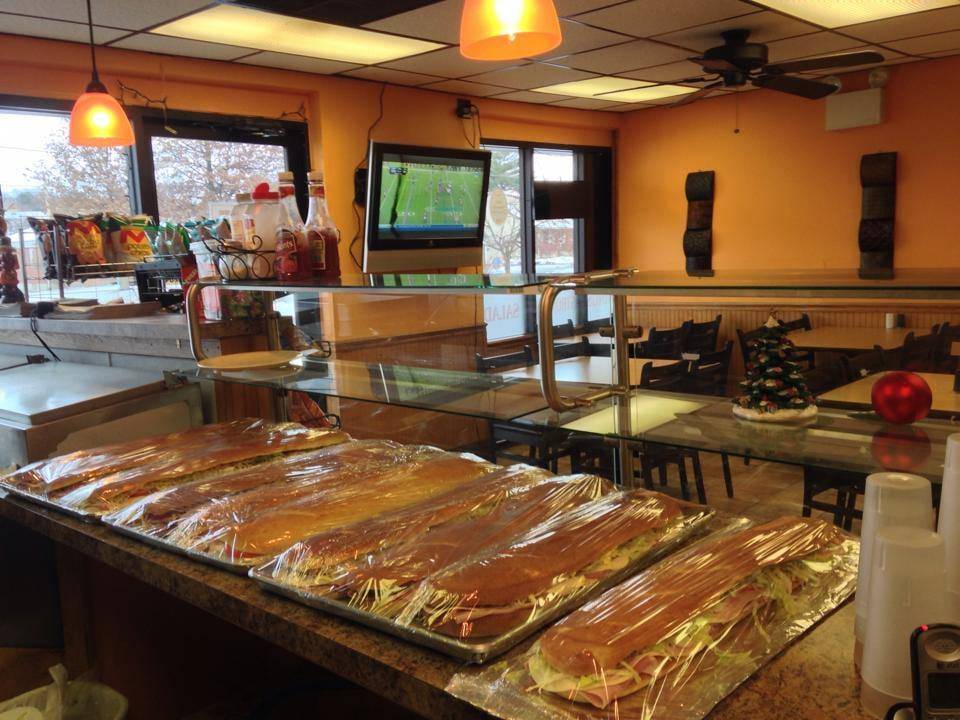 Giovannis Pizzeria & Bakery | restaurant | 4801 Derry St, Harrisburg, PA 17111, USA | 7175587662 OR +1 717-558-7662