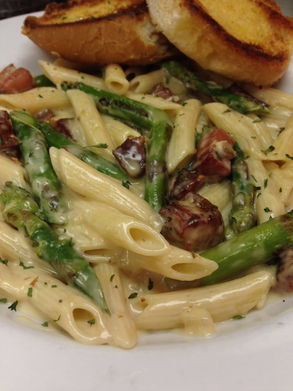 Royal Grille | restaurant | 9775 E Clubhouse Dr., Canadian Lakes, MI 49346, USA | 2319728450 OR +1 231-972-8450