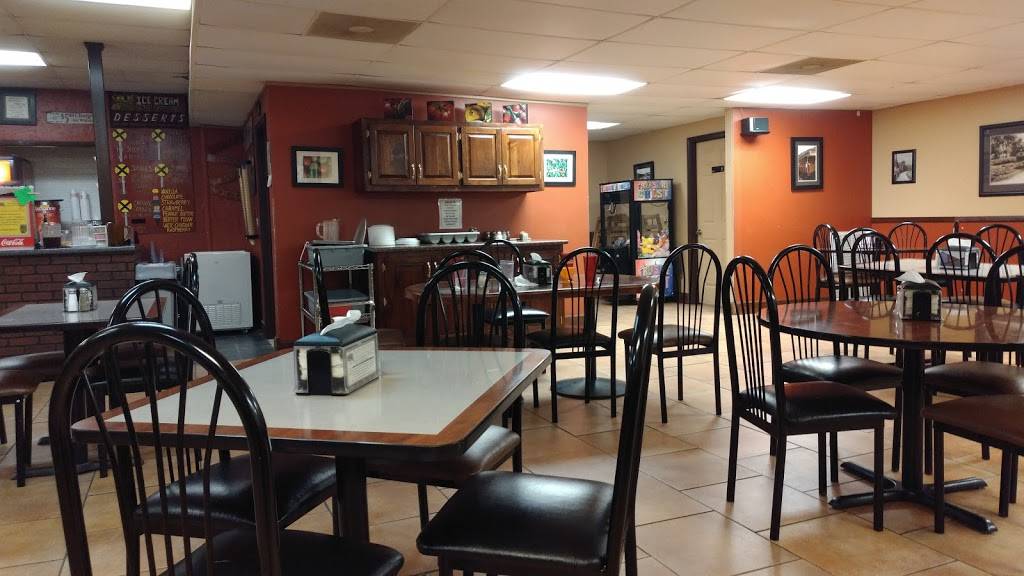 The Whistle Stop Pizzeria & More | restaurant | 303 Broad St, Baxter, TN 38544, USA | 9318583287 OR +1 931-858-3287