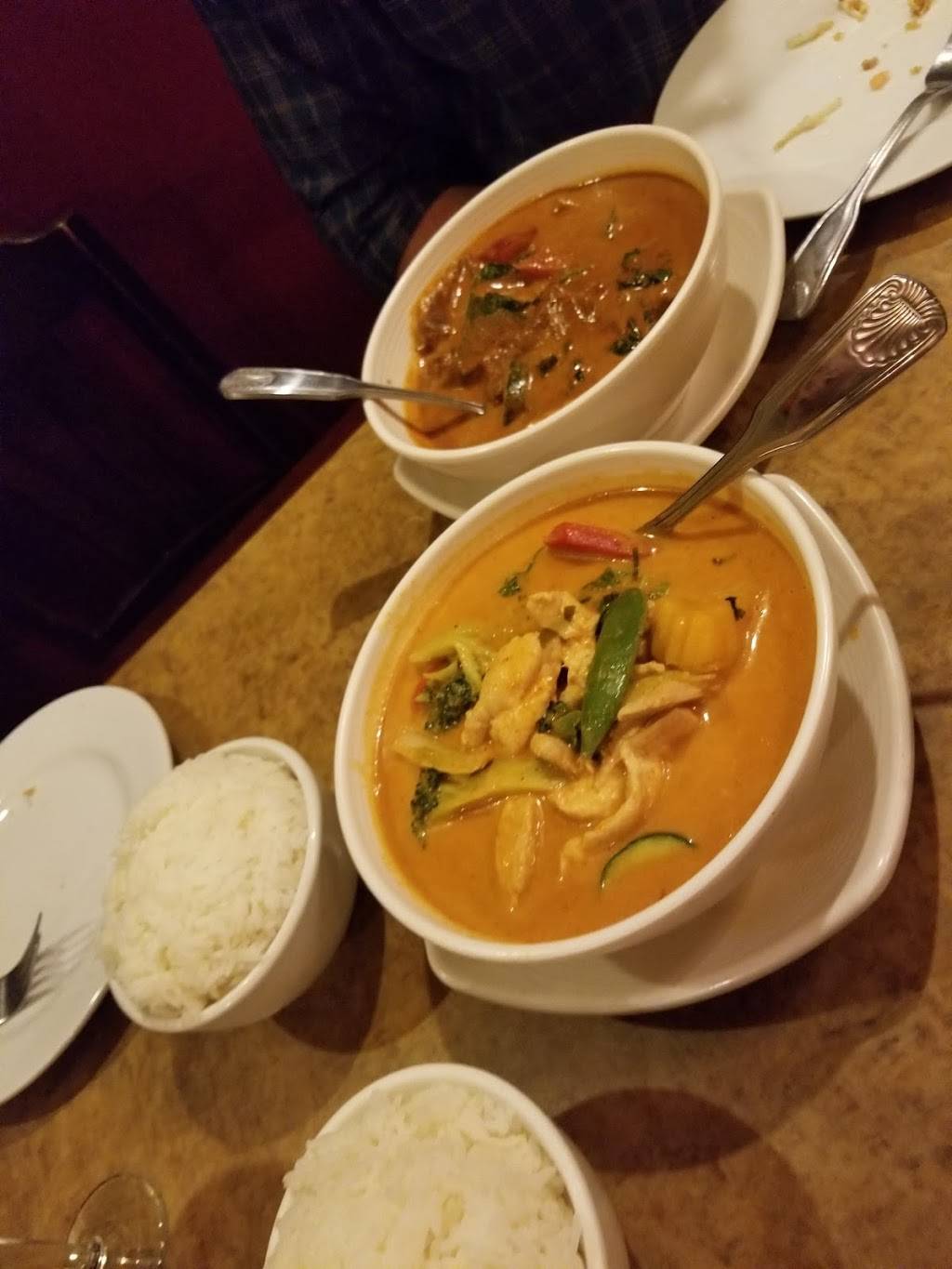 Siam Lotus | restaurant | 25 Broadway, Fairfax, CA 94930, USA | 4154535967 OR +1 415-453-5967
