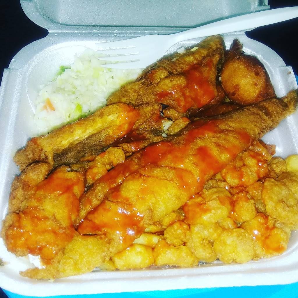 Country Fish Fry | restaurant | 3416 N Main St, Hope Mills, NC 28348, USA | 9104256101 OR +1 910-425-6101