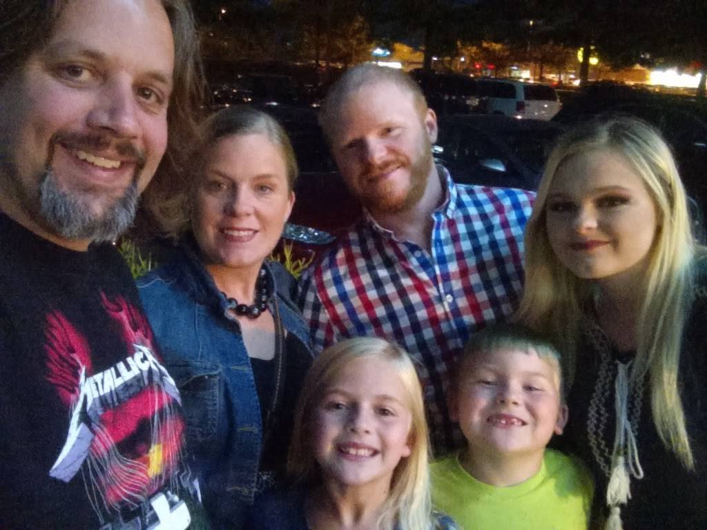 Skyline Bar And Grill | restaurant | 5500 Skyline Dr, Owensboro, KY 42301, USA | 2709298907 OR +1 270-929-8907