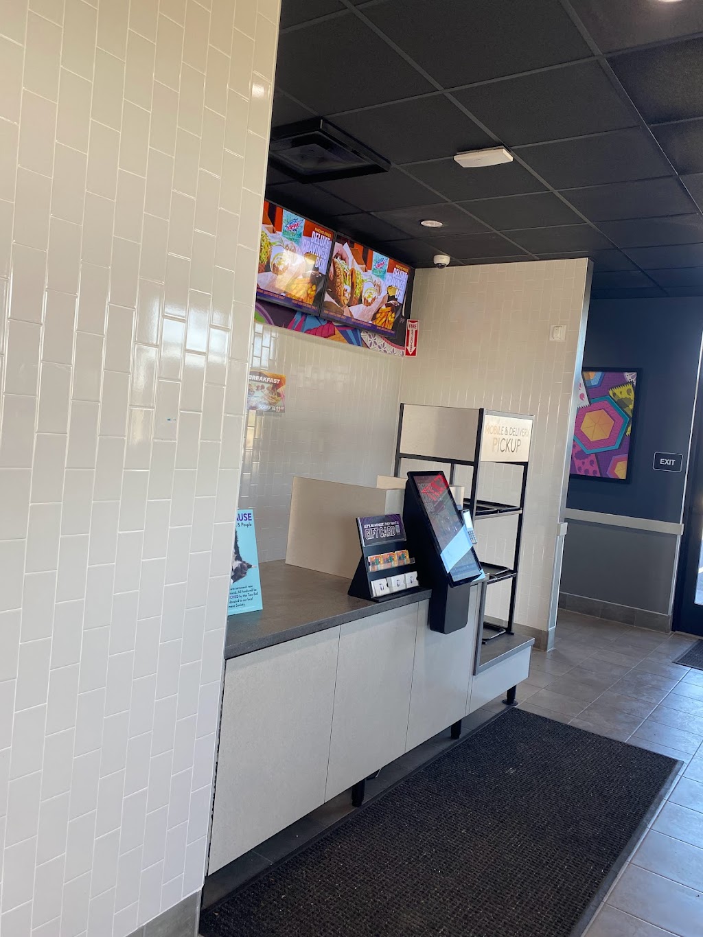 Taco Bell | restaurant | 848 N Wisconsin St, Elkhorn, WI 53121, USA | 2628063178 OR +1 262-806-3178