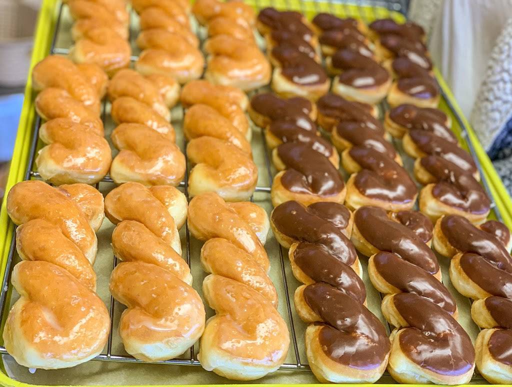 Happy Bagels & Donuts | restaurant | 9926 Lakewood Blvd, Downey, CA 90240, USA | 5628626292 OR +1 562-862-6292