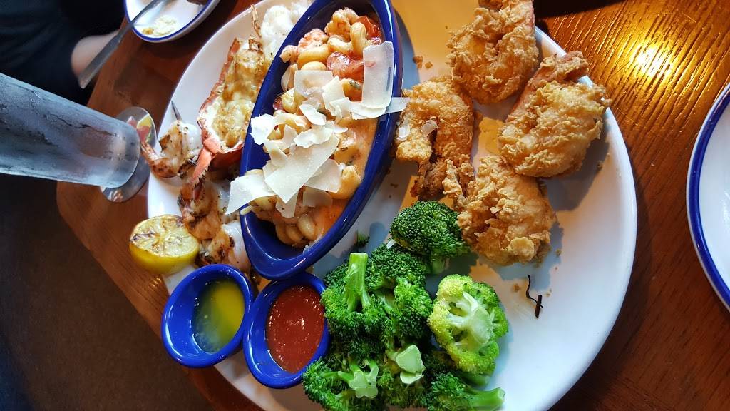 Red Lobster | restaurant | 6440 Redwood Dr, Rohnert Park, CA 94928, USA | 7075863640 OR +1 707-586-3640