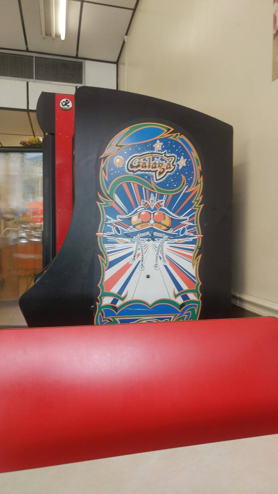 Star Pizza Restaurant Carryout | restaurant | 3222 Pennsylvania Ave SE, Washington, DC 20020, USA | 2025844100 OR +1 202-584-4100