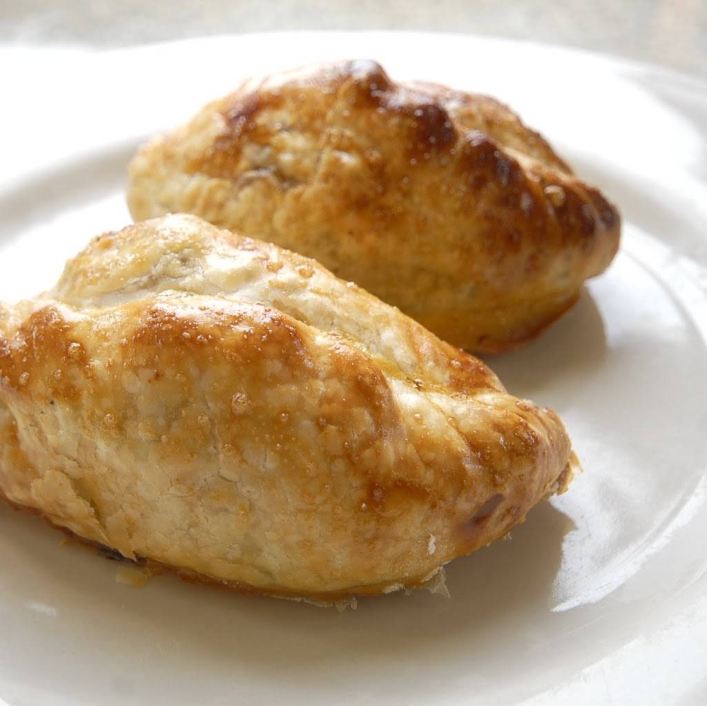 El Mercado - Market - Butcher - Empanadas | meal takeaway | 3767 N Southport Ave, Chicago, IL 60613, USA | 7734775020 OR +1 773-477-5020