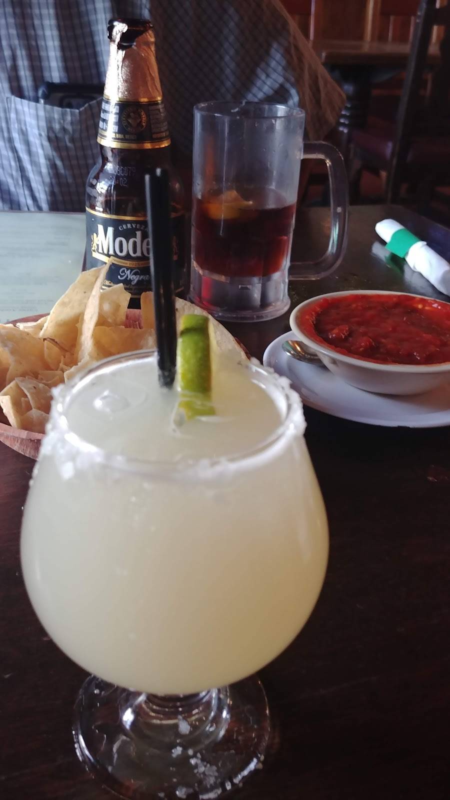 La Casita De Molina | restaurant | 3220 W Valencia Rd, Tucson, AZ 85746, USA | 5208838152 OR +1 520-883-8152