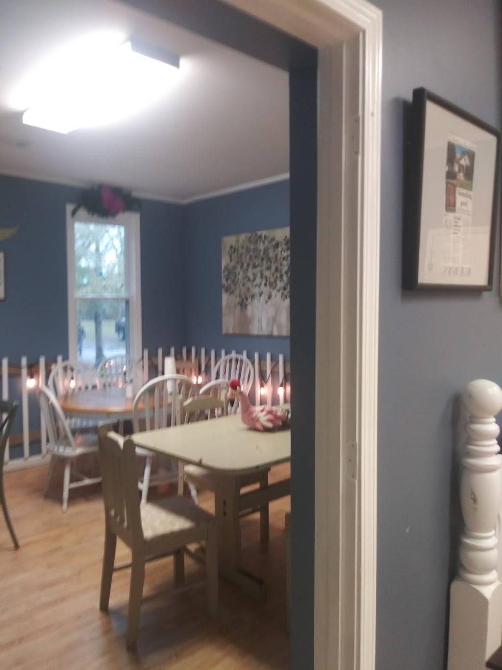 Annas Place | restaurant | 10380 Holtville Rd, Deatsville, AL 36022, USA | 3345434331 OR +1 334-543-4331