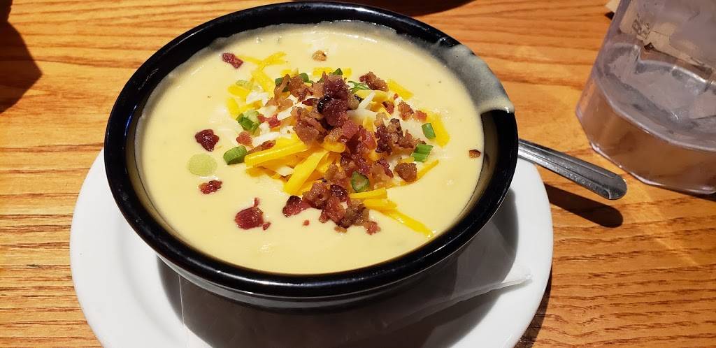 Chilis Grill & Bar | restaurant | 1637 S Stapley Dr, Mesa, AZ 85204, USA | 4806332900 OR +1 480-633-2900