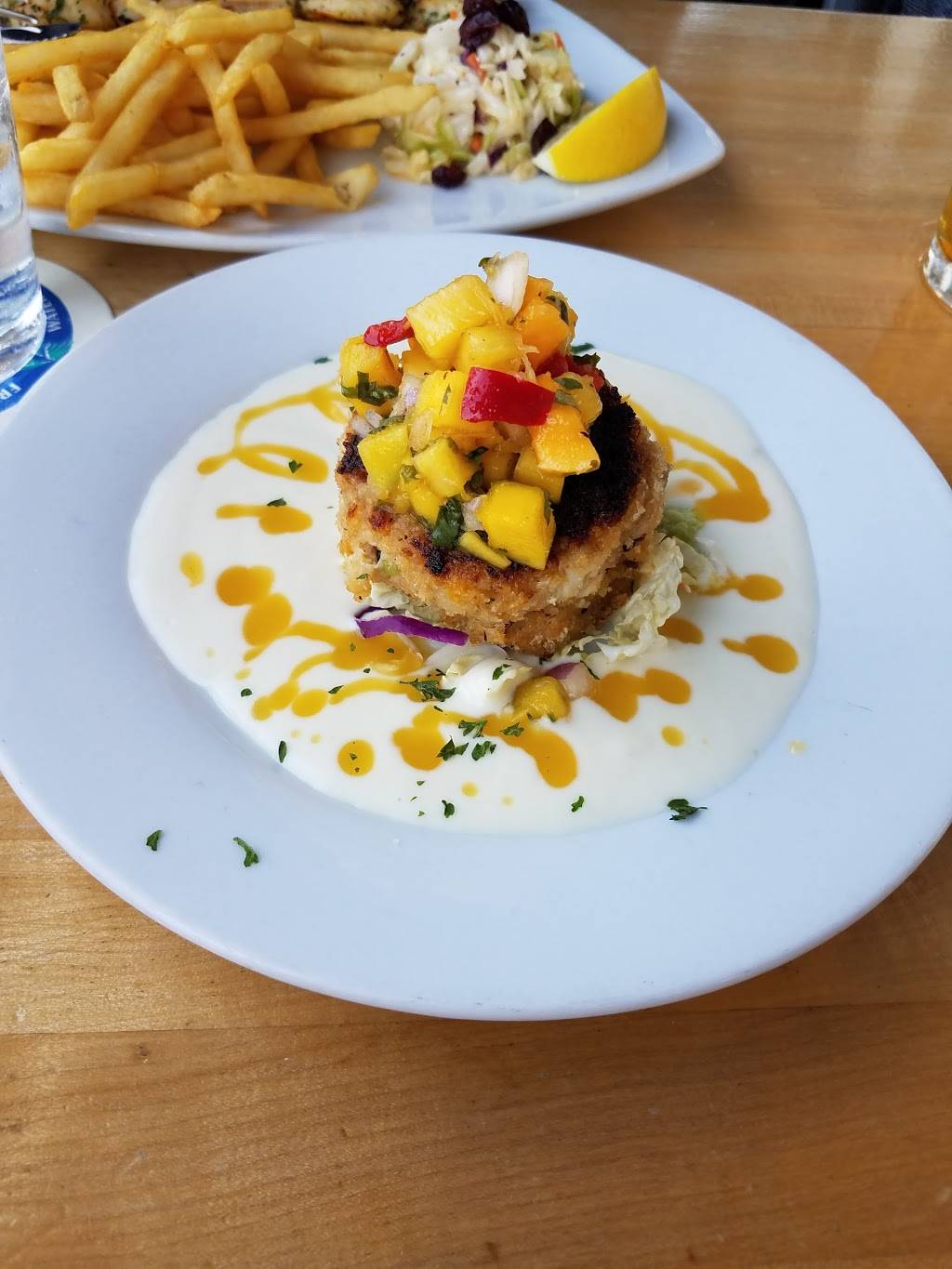 Newport Landing Restaurant | restaurant | 503 Edgewater Pl, Newport Beach, CA 92661, USA | 9496752373 OR +1 949-675-2373