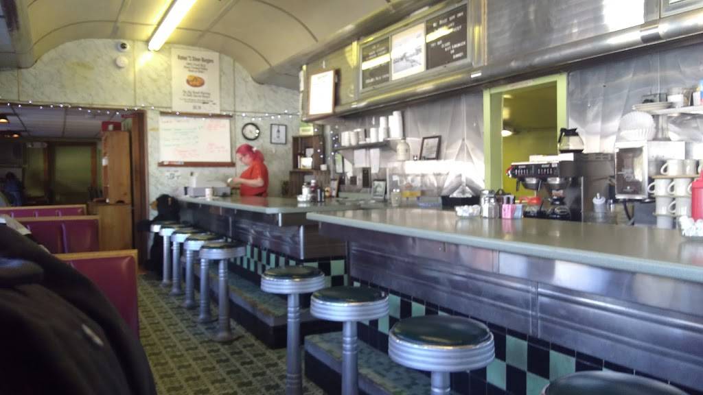 Hillsborough Diner | restaurant | 83 Henniker St, Hillsboro, NH 03244, USA | 6034643575 OR +1 603-464-3575