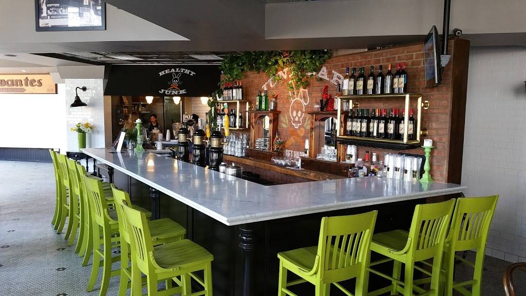 Healthy Junk | restaurant | 201 W Center Street Promenade B, Anaheim, CA 92805, USA | 7147725865 OR +1 714-772-5865