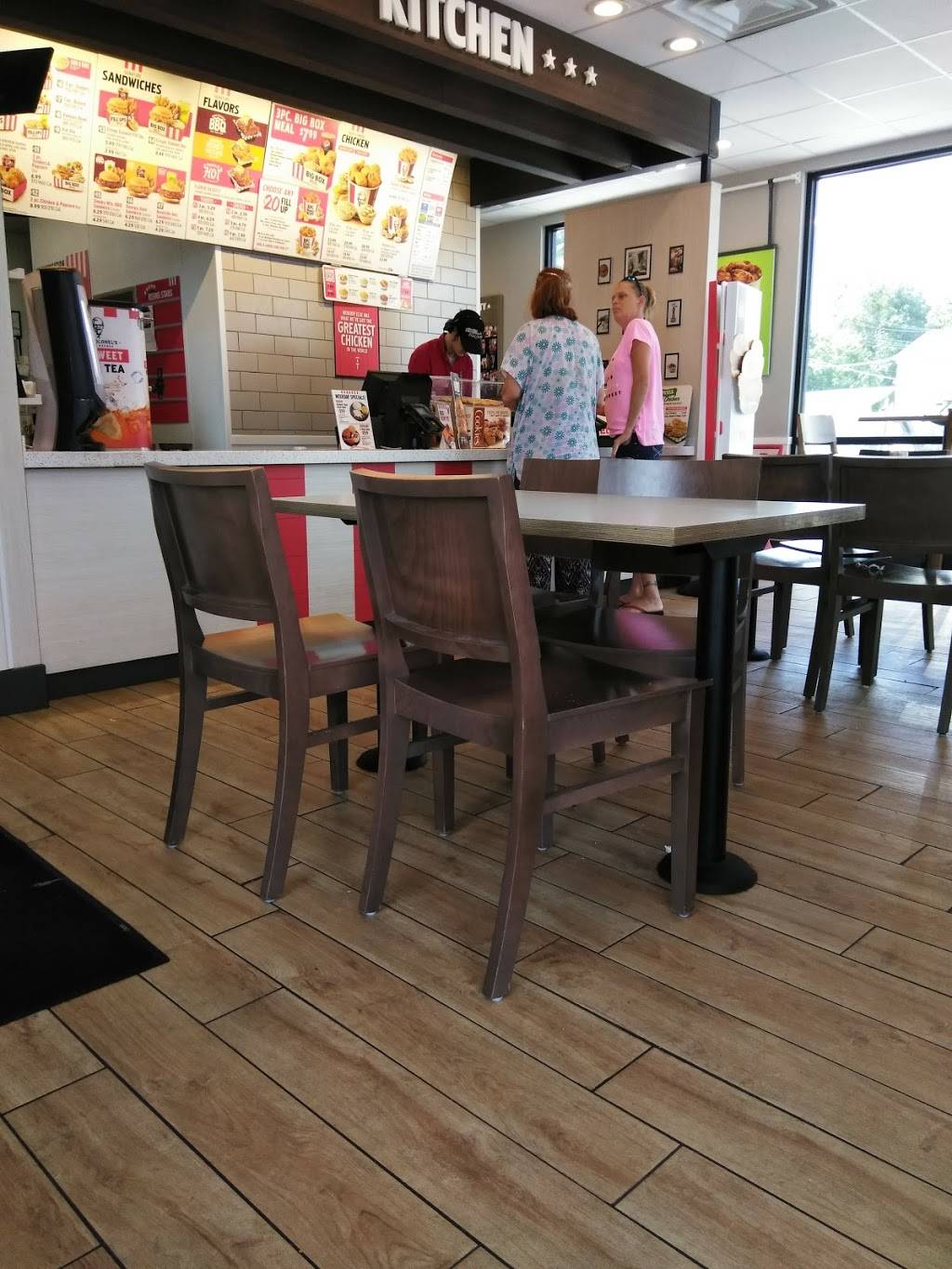 KFC | restaurant | 4926 S Union Ave, Tulsa, OK 74107, USA | 9184467309 OR +1 918-446-7309